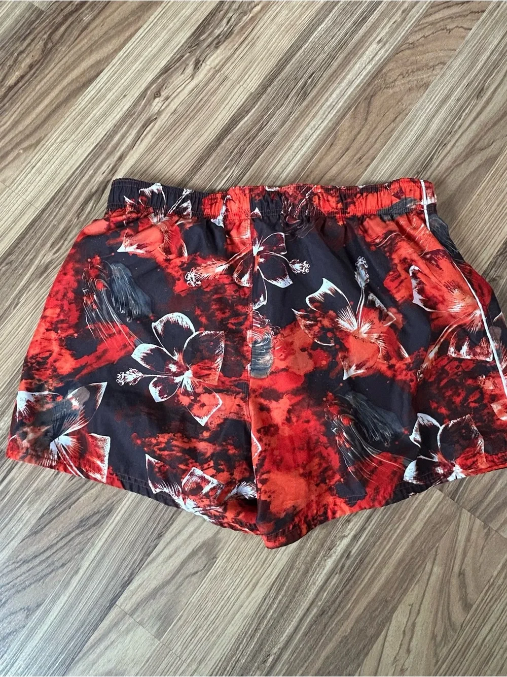 Nike Mens XL Swim Trunks Red Black Floral Hibiscus Mesh Lined Y2K Volley Shorts